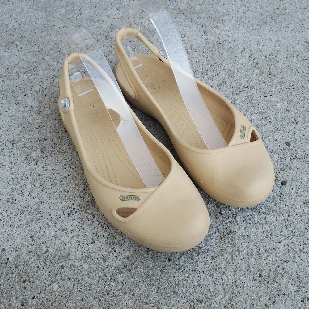 Crocs Womens Olivia Slingback Iconic Comfort Shoes Size 7 Lightweight Neutral